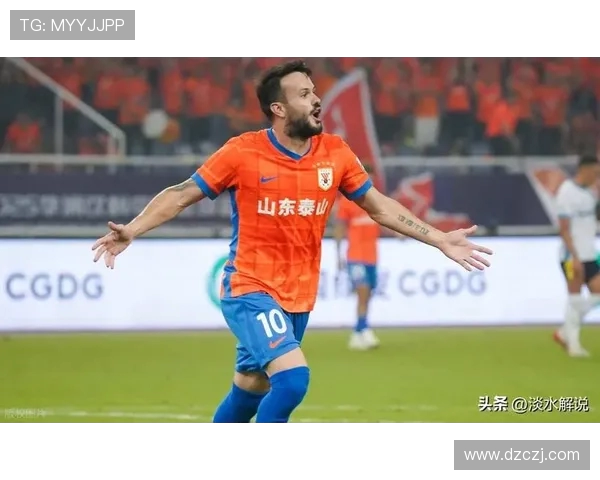 山东泰山迎战上海海港巅峰对决 争锋相对争夺中超积分榜霸主地位