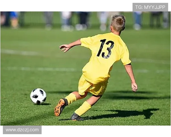 从少年天才到绿茵传奇的足球运动员成长之路全景解析魅力故事篇章