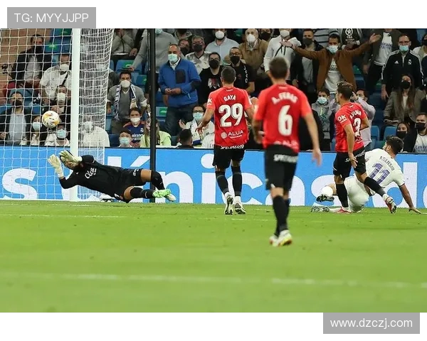 古铁雷斯的传奇人生与足球梦想：从草根到巨星的奋斗历程